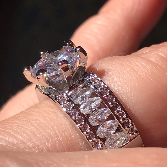 14kWhite Gold over 925 Diamond engagement ring - Picture 2 of 14